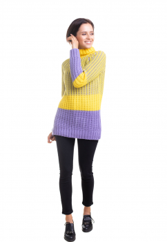 трехцветный свитер 